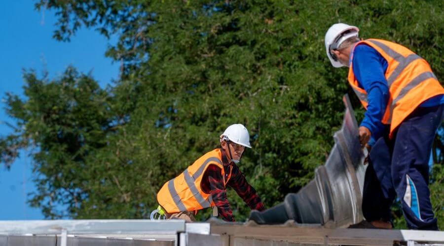 Professional gutter cleaning in Tigerton, WI